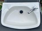 Porseleinen WC lavabo met kraan., Ophalen, Zo goed als nieuw, Steen, Wastafel