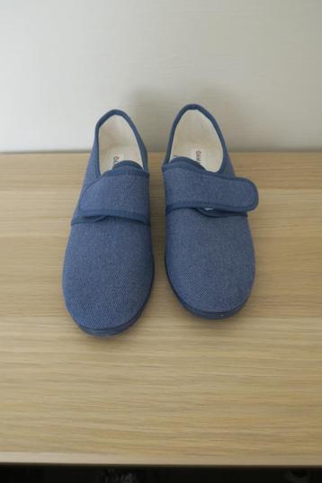 Blauwe pantoffels - Damart - M 41 beschikbaar voor biedingen