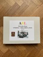 UNIMOG S 404 AMBULANCE - MERCEDES-BENZ - 1:35, Overige merken, Verzenden, 1:32 tot 1:50, Nieuw