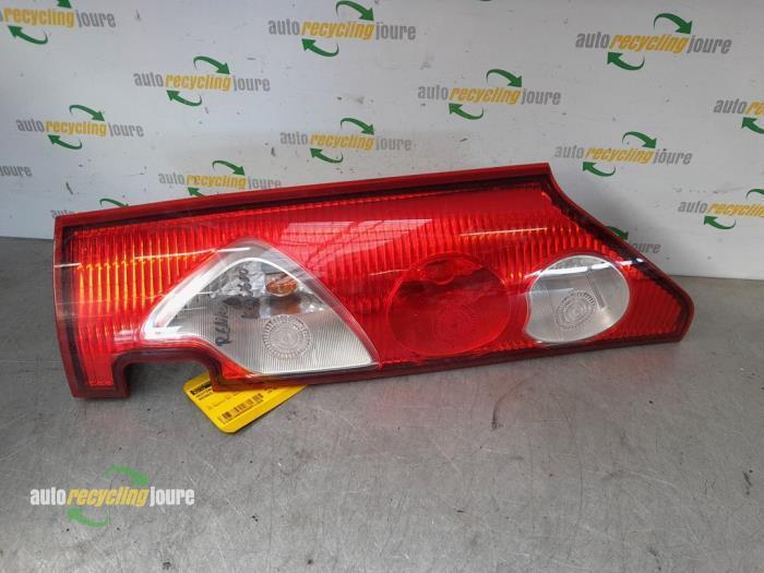 Feu arrière droit d'un Renault Kangoo, Autos : Pièces & Accessoires, Éclairage, Utilisé, 3 mois de garantie