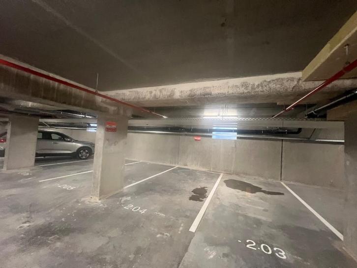 Garage à louer à Arlon, Immo, Garages en Parkeerplaatsen, Provincie Luxemburg