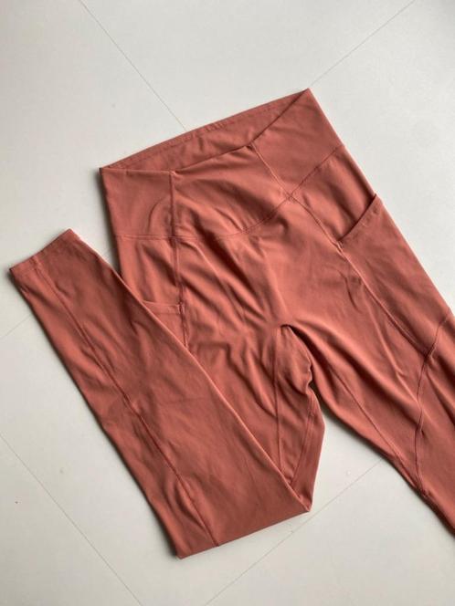 Zachtroze Gymshark Whitney leggings S, Vêtements | Hommes, Vêtements de sport, Porté, Fitness, Taille 46 (S) ou plus petite, Rose