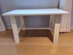 Petite table de jeux en bois blanc pour enfants, Enfants & Bébés, Enlèvement, Utilisé