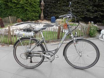 Te koop elektrische damesfiets OXFORD SWING in nieuwstaat beschikbaar voor biedingen