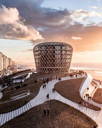 TE HUUR: LUXE APPARTEMENT ZEEDIJK MIDDELKERKE beschikbaar voor biedingen