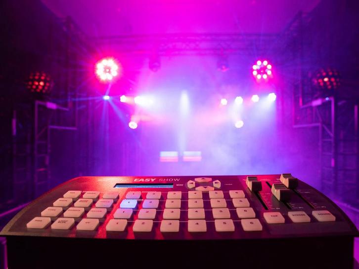 Eurolite Easy Show Contrôleur DMX, Muziek en Instrumenten, Licht en Laser, Licht, Stroboscoopeffect, Ophalen
