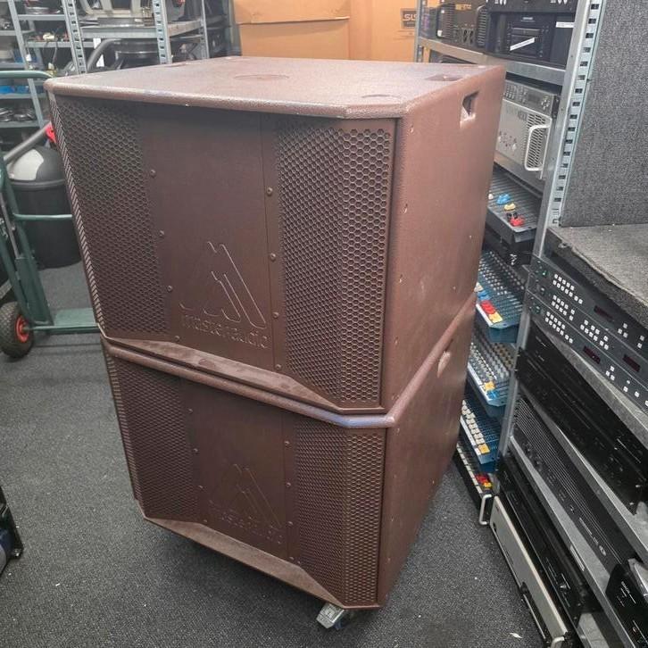 MASTER AUDIO  LN18BR   18 inch subs   800  watt rms



2x, Audio, Tv en Foto, Luidsprekerboxen, Ophalen