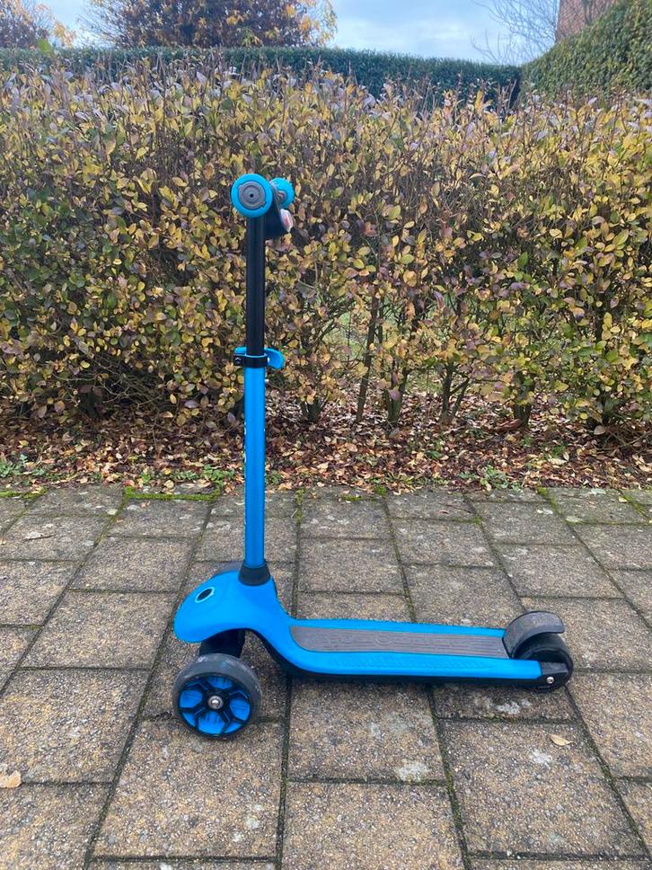 Globber Elektrische 3-wiel step voor kinderen met lichtjes, Fietsen en Brommers, Steps, Zo goed als nieuw, Ophalen of Verzenden