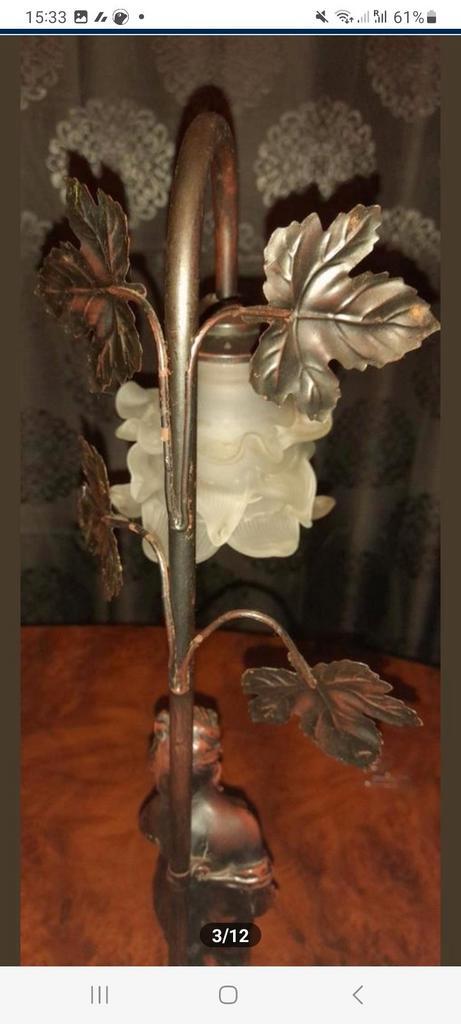 Prachtige antieke romantische smeedijzeren lamp en vrouwenbe, Antiek en Kunst, Antiek | Verlichting, Ophalen of Verzenden