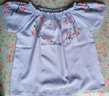 Bloementopje maat 134-140  beschikbaar voor biedingen