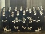 Oude klasfoto van tante nonneke, Antiek en Kunst, Ophalen of Verzenden