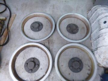 cerclage de roue 14" vw avec cache centrale beschikbaar voor biedingen