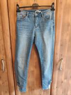 Jean skinny Onado Medium, Enlèvement