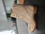 Beige veterlaarsjes merkloos maat 37-38, Ophalen, Nieuw, Beige