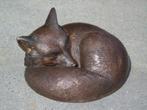 statue , renard en boule qui dort en bronze ..., Jardin & Terrasse, Animal, Autres matériaux, Enlèvement ou Envoi, Neuf