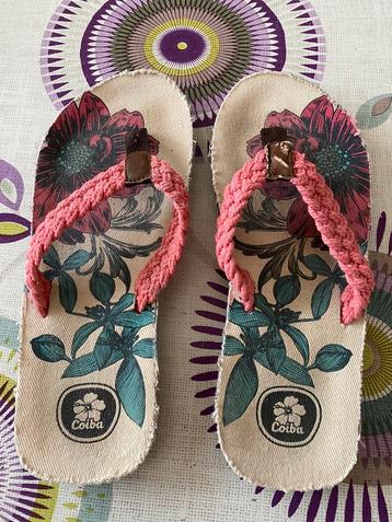  Coiba teenslippers maat 37/38 - Zolen met bloemenprint beschikbaar voor biedingen