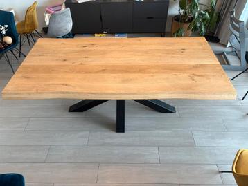 Houten Eettafel Eik beschikbaar voor biedingen
