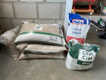 Witzand , lommelzand en cement beschikbaar voor biedingen