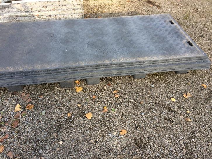 Kunstof Rijplaten Antislip 300x100x15, Zakelijke goederen, Machines en Bouw | Kranen en Graafmachines, Overige typen, Ophalen of Verzenden