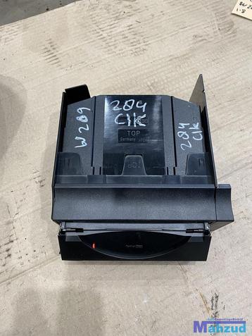 MERCEDES CLK C W209 W203 Cd box wisselaar A2036801150 beschikbaar voor biedingen