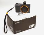 Ricoh GR III Street Edition - kit spécial limité, TV, Hi-fi & Vidéo, Appareils photo numériques, Sans zoom optique, Enlèvement ou Envoi