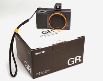 Ricoh GR III Street Edition - kit spécial limité disponible aux enchères