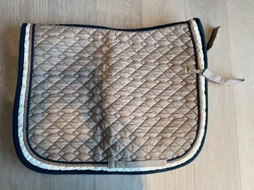 Dresuurdekje beige met donkerblauw beschikbaar voor biedingen
