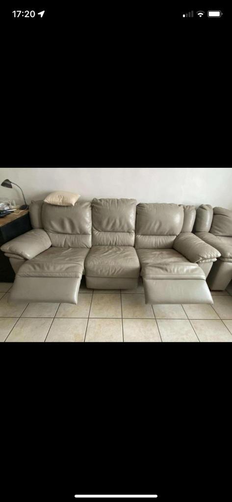 Gratis af te halen! Lederen sofa: 3-zit en 1-zit, Huis en Inrichting, Zetels | Zetels, Gebruikt, Rechte bank, Vierpersoons of meer