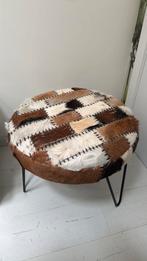 Poef dierenvel, Huis en Inrichting, Zetels | Voetbanken en poefs, Ophalen, Gebruikt