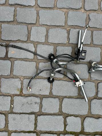 Dax en monkey sturen beschikbaar voor biedingen