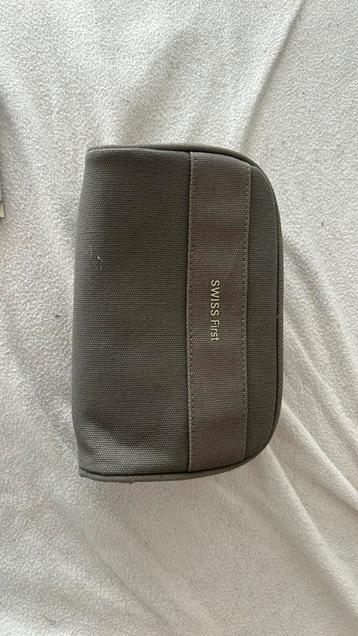 Swiss first class amenity kit beschikbaar voor biedingen