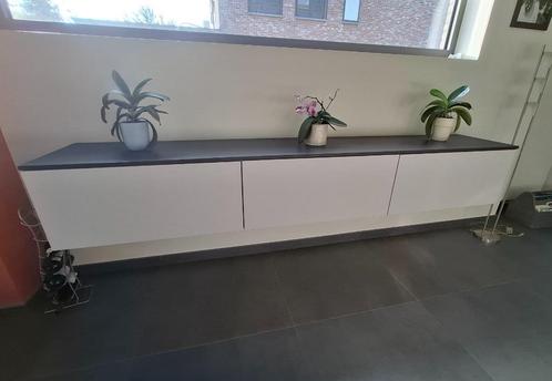 Volledige eetplaats, tv kast met hangkasten en salontafel, Huis en Inrichting, Complete eetkamers, Zo goed als nieuw, 6 tot 8 stoelen