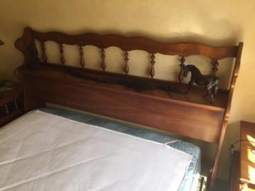 Houten bedstaander voor twijfelaar - KOOPJE! beschikbaar voor biedingen