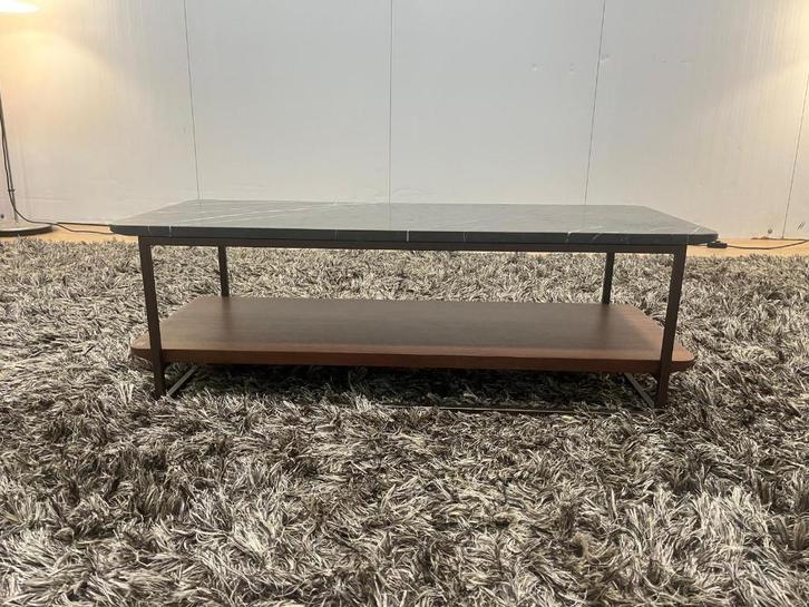 ZGAN Rolf Benz 987 Bijzettafel – NP: €1.497, Huis en Inrichting, Tafels | Bijzettafels, Zo goed als nieuw, Rechthoekig, Minder dan 45 cm