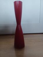 Vase mono fleur en verre rouge, Maison & Meubles, Comme neuf, Enlèvement, Moins de 50 cm, Rouge