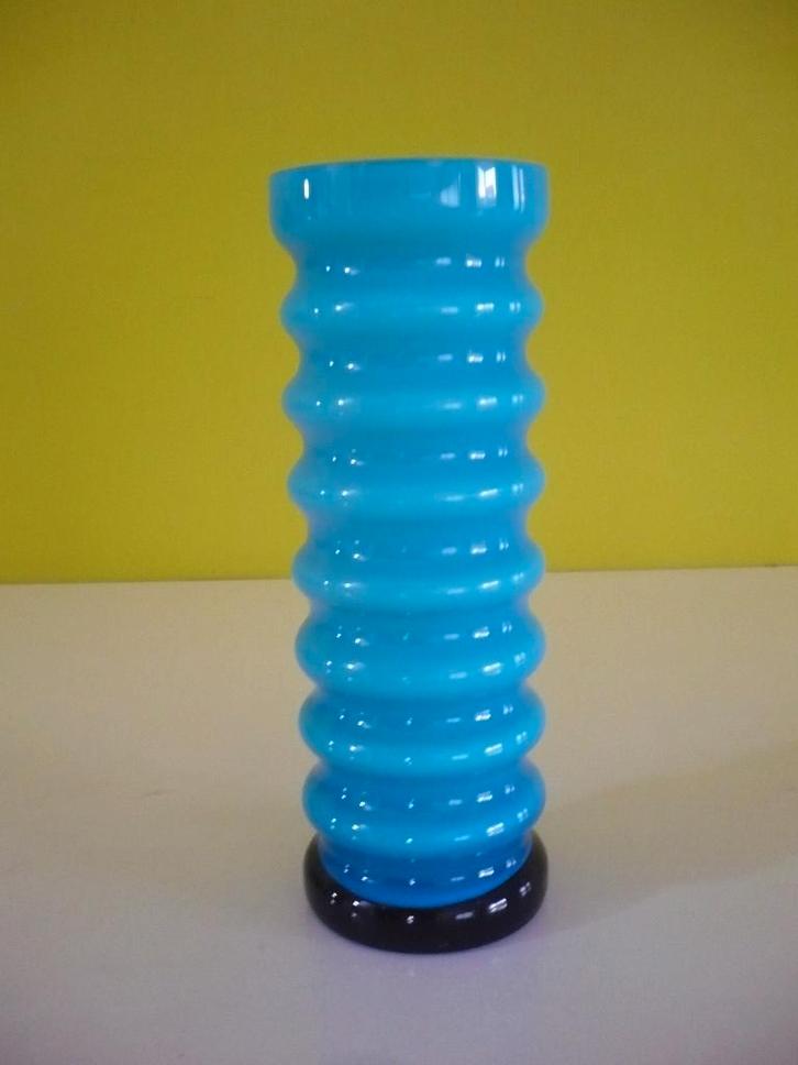 Knap vintage fifties sixties vaas Friedrich  opaline blauw, Antiek en Kunst, Antiek | Glaswerk en Kristal, Ophalen of Verzenden