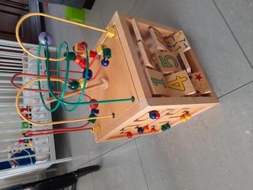 Houten speelkist beschikbaar voor biedingen