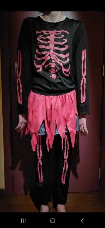 Haloween skelet beschikbaar voor biedingen