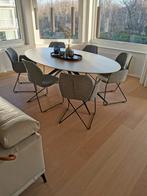 Moderne ovalen tafel, Ophalen