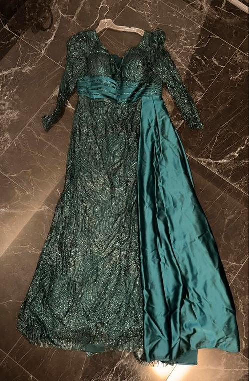 Elegante donkergroene Indiase jurk–ideaal voor trouwfeesten, Kleding | Dames, Trouwkleding en Trouwaccessoires, Zo goed als nieuw