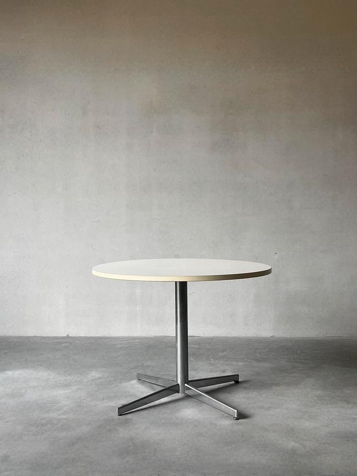 Vintage bauhaus witte ronde tafel, Huis en Inrichting, Tafels | Eettafels, Rond, Ophalen