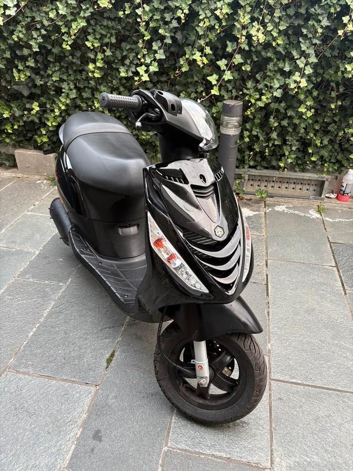 Piaggio zip 125cc 2t A klasse, Fietsen en Brommers, Scooters | Piaggio, Zo goed als nieuw, Zip, Klasse A (25 km/u), Tweetakt, Ophalen