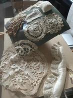 Kantklos bord met diverse stukken., Hobby & Loisirs créatifs, Dentelle, Enlèvement ou Envoi