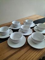Zeven witte koffiekopjes met schotel, Maison & Meubles, Cuisine | Vaisselle, Utilisé, Enlèvement ou Envoi