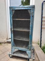 INDUSTRIEEL MEUBILAIR VAN STAAL, Antiek en Kunst, Ophalen