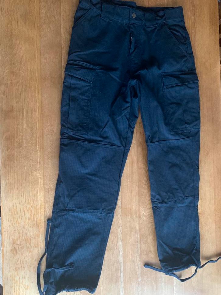 Marineblauwe cargobroek van het politietype maat US 33 nieuw, Kleding | Heren, Broeken en Pantalons, Nieuw, Maat 48/50 (M), Blauw