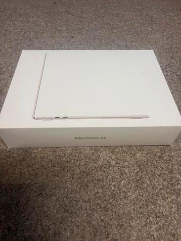 Apple Macbook Air 2025 neuf avec porte non ouverte, Neuf, 256 GB, 13 pouces, 16 GB