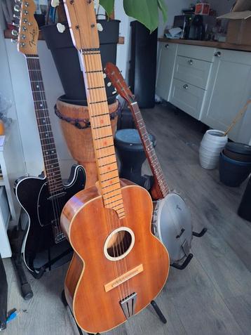 Made in Italy (Eko?) Parlorgitaar  beschikbaar voor biedingen