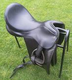 Dressuurzadel 18inch met wijde boom, Enlèvement, Utilisé, Dressage