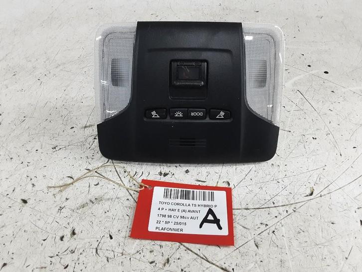 ECLAIRAGE DE PLAFONNIER Toyota Corolla (E21) (8126002A61C0), Autos : Pièces & Accessoires, Éclairage, Toyota, Utilisé